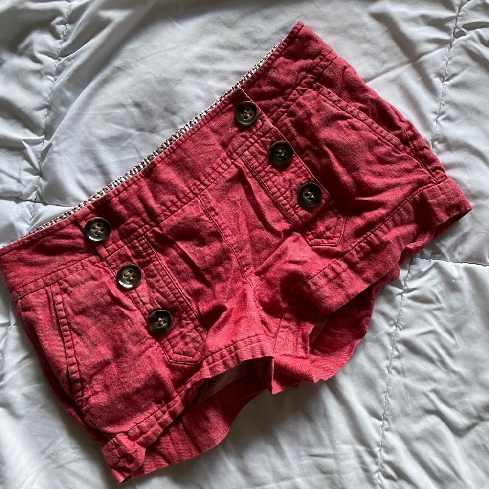 red shorts